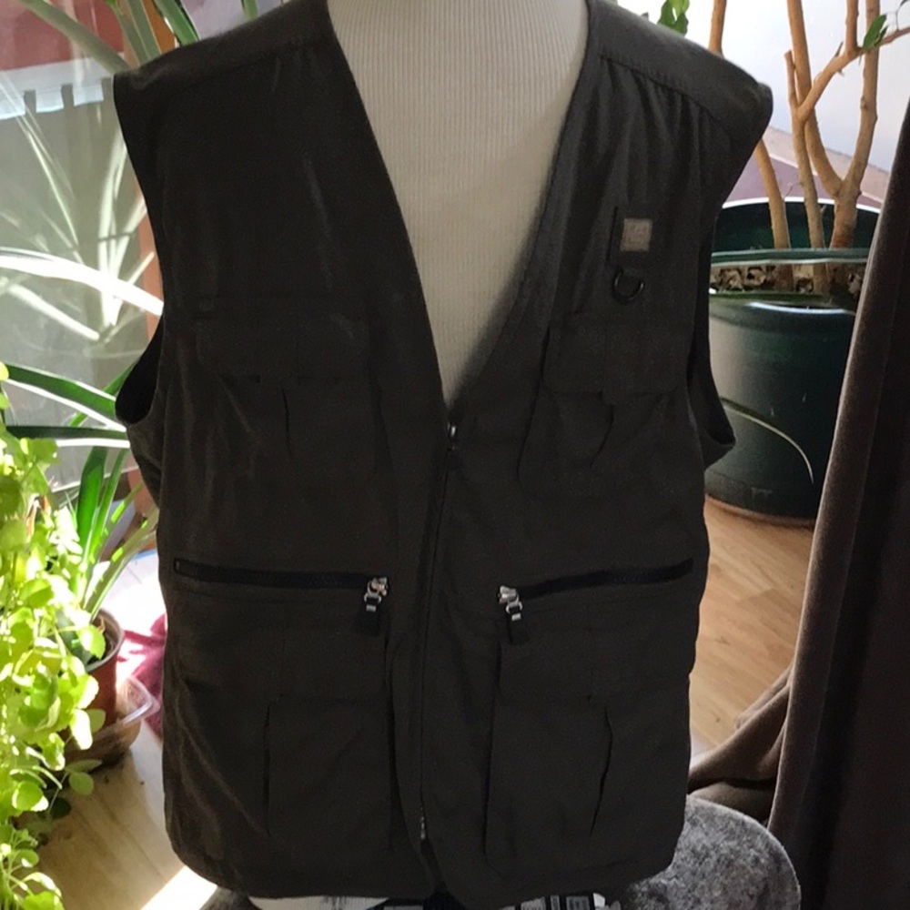 Tilley utility vest